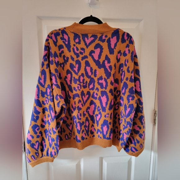 Farm Rio Leopard Pop Caramel Sweater NWT - Picture 8 of 9